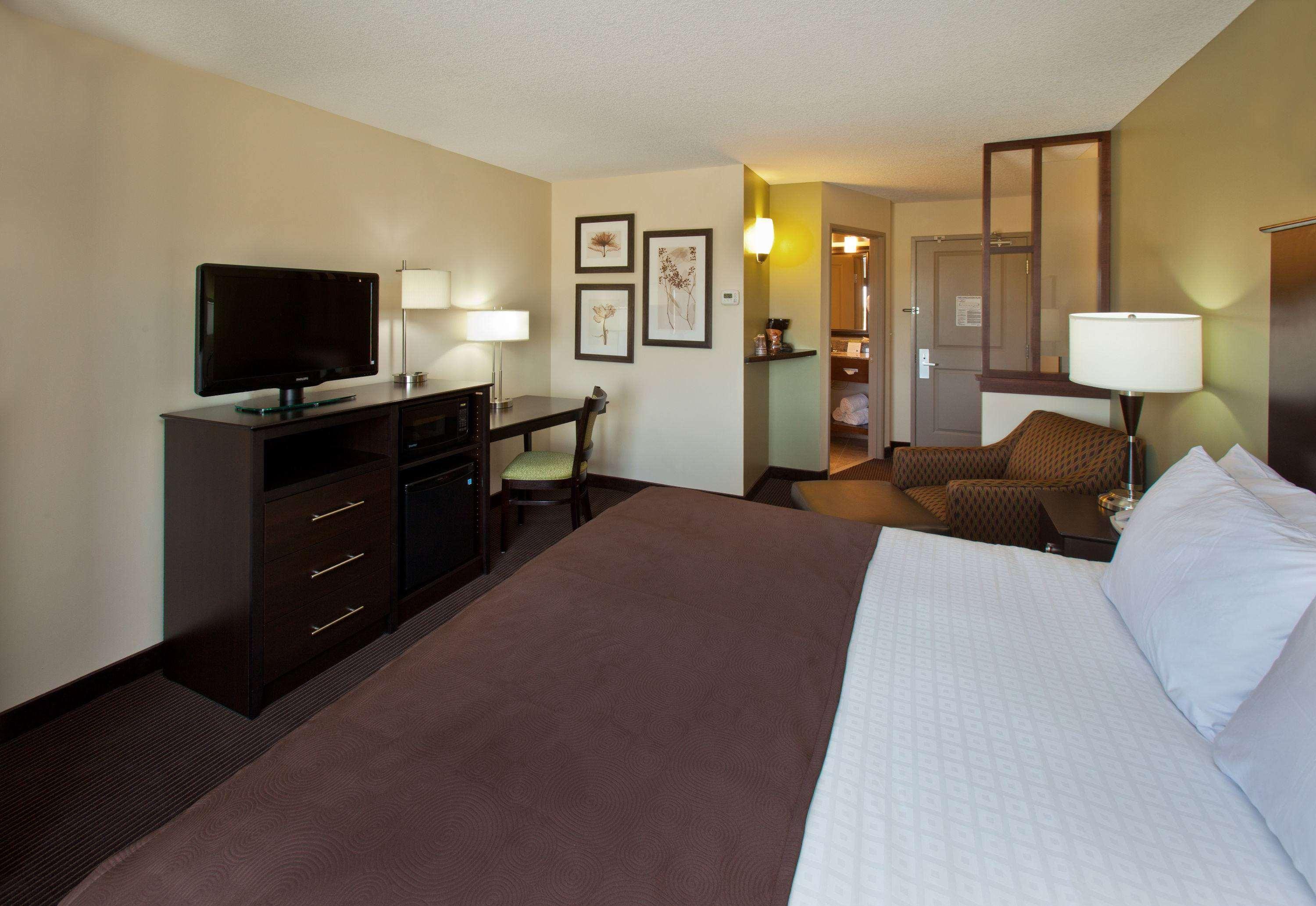 Americinn By Wyndham Fairfield Экстерьер фото
