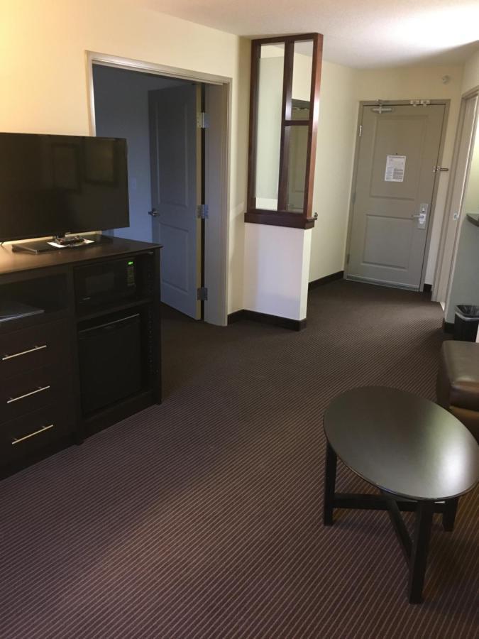 Americinn By Wyndham Fairfield Экстерьер фото